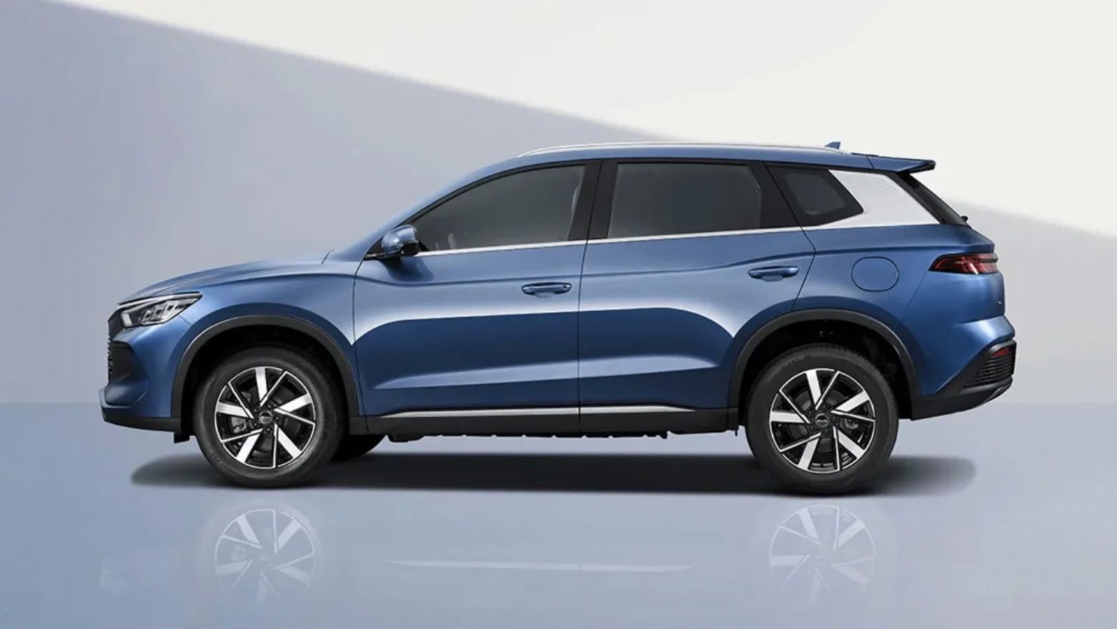 Η BYD φέρνει και το Sealion 5 DM-i στην Ευρώπη